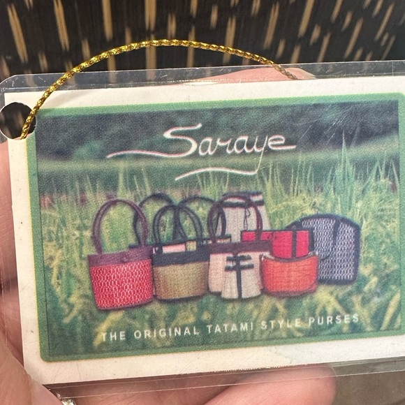 SARAYE Tatami Baskets of Cambodia Woven Grass Purse - Picture 7 of 9